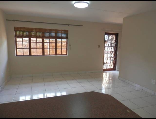2 BEDROOM TOWNHOUSE RENTED IN WELTEVREDEN PARK